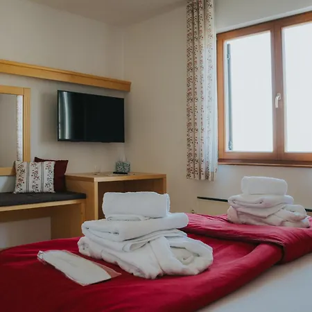Apartmaji Mara *